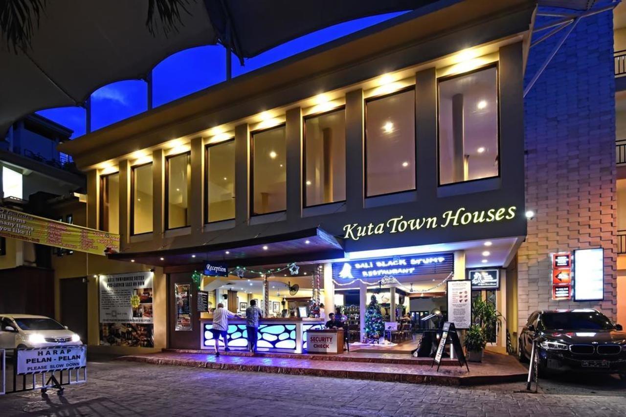 Kuta Town House Apartments Esterno foto