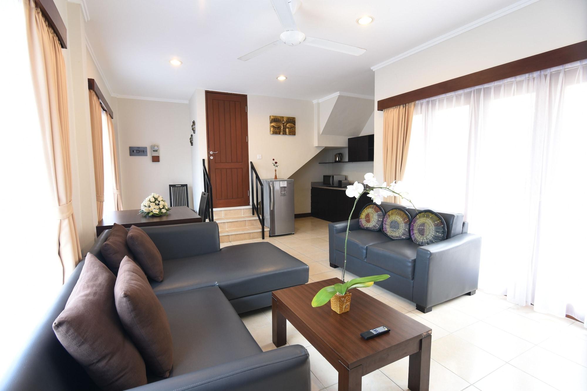 Kuta Town House Apartments Esterno foto