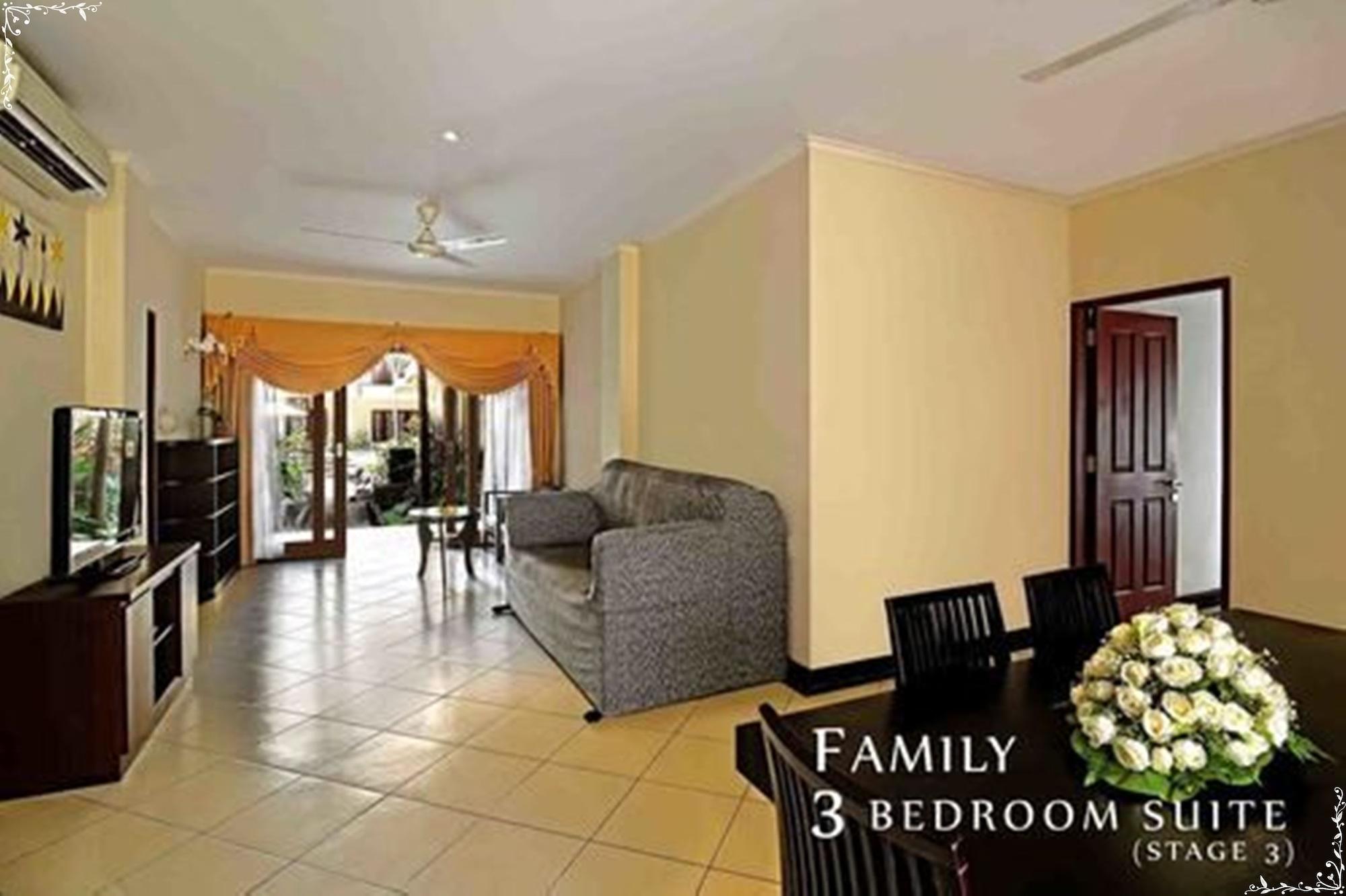 Kuta Town House Apartments Esterno foto