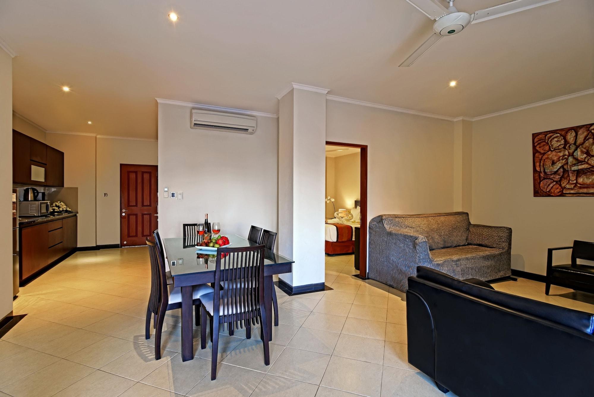 Kuta Town House Apartments Esterno foto