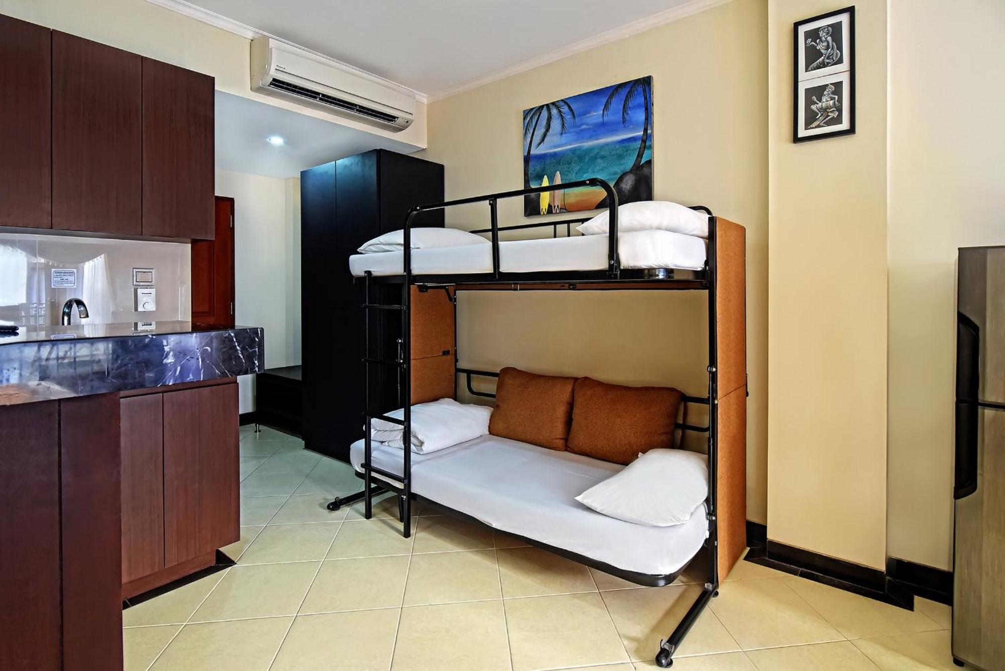 Kuta Town House Apartments Esterno foto