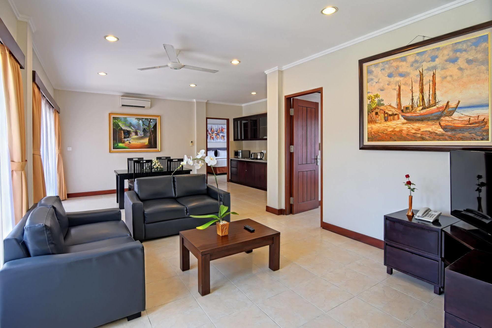 Kuta Town House Apartments Esterno foto